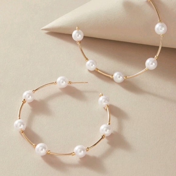 Pearl hoop earrings - Picture 3 of 3